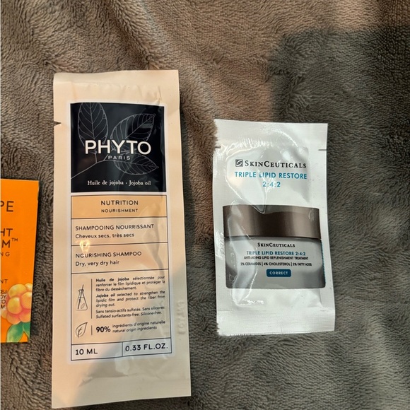 Laura Mercier Skincare Sample Pack - Picture 3 of 3